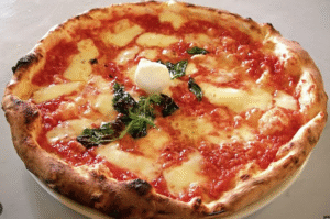 Italia: “Kenikmatan Sejati di Setiap Gigitan: Sejarah dan Cita Rasa Pizza Italia”